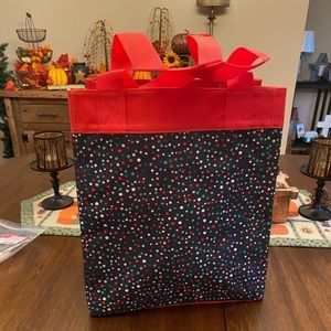 SOLD - Thirty-One Essential Storage Tote